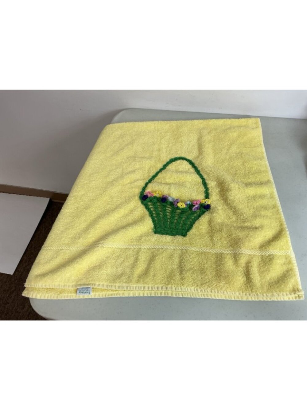 Vintage Cannon Yellow Bath Towel Floral Basket Embroidered